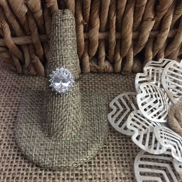 The Metal Daisy Jewelry - Sz 7 Halo Statement Ring